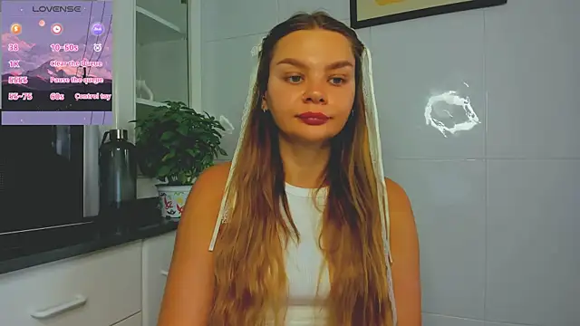 Snapshot of Molly_sweetie chatting on 23, 6, 2026 Molly sweetie online show from 23, 6, 2026