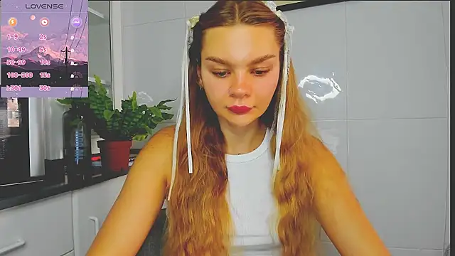 Snapshot of Molly_sweetie chatting on 18, 7, 2026 Molly sweetie online show from 18, 7, 2026