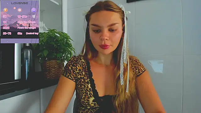 Snapshot of Molly_sweetie chatting on 1, 7, 2026 Molly sweetie online show from 1, 7, 2026