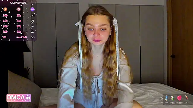 Snapshot of Molly_sweetie chatting on 16, 12, 2025 Molly sweetie online show from 16, 12, 2025