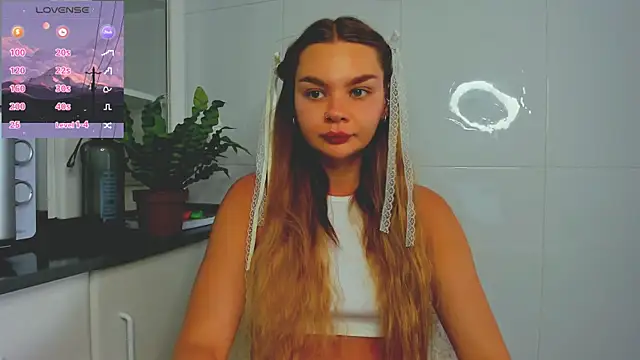 Snapshot of Molly_sweetie chatting on 14, 6, 2026 Molly sweetie online show from 14, 6, 2026