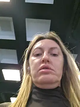 Snapshot of Miss____Mia_ chatting on 4, 2, 2026 Miss Mia online show from 4, 2, 2026