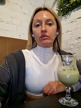 Miss    Mia  online show from 2, 10, 2025