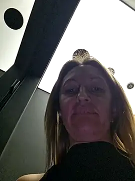 Miss    Mia  online show from 7, 1, 2026