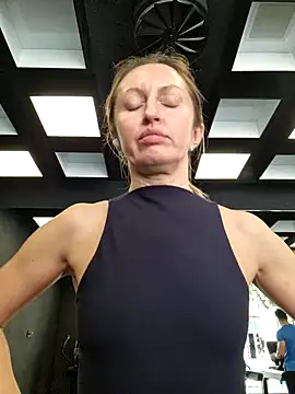 Miss    Mia  online show from 26, 11, 2025