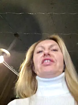 Miss    Mia  online show from 16, 10, 2025