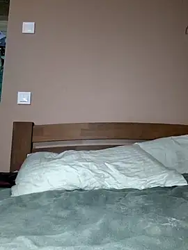 Miss    Mia  online show from 20, 9, 2025