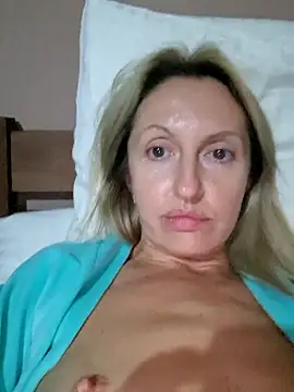 Miss    Mia  online show from 24, 9, 2025