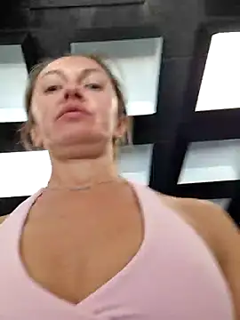 Miss    Mia  online show from 28, 4, 2026