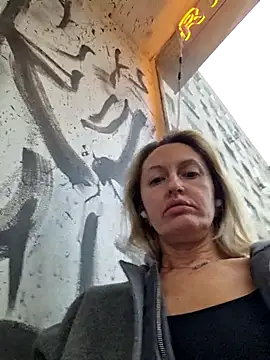 Miss    Mia  online show from 15, 10, 2025