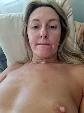 Snapshot of Miss____Mia_ chatting on 10, 7, 2026 Miss Mia online show from 10, 7, 2026