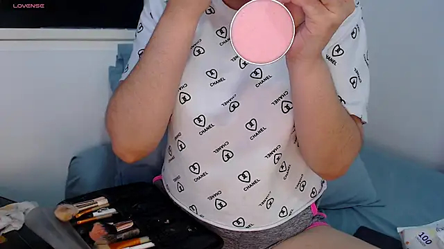 sofi-rojas1 online show from 2, 12, 2025