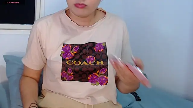 sofi-rojas1 online show from 30, 11, 2025