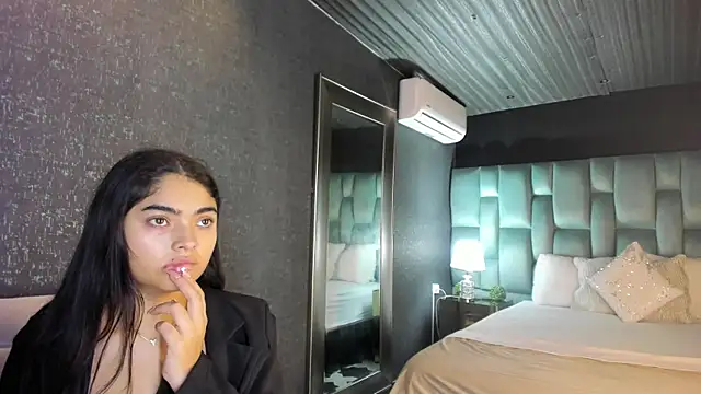 GiselOrtiz online show from 8, 6, 2026