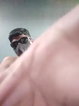 Snapshot of Simon1422 chatting on 5, 4, 2026 Simon1422 online show from 5, 4, 2026