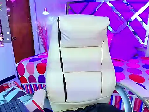 Silvana monroe online show from 22, 1, 2025