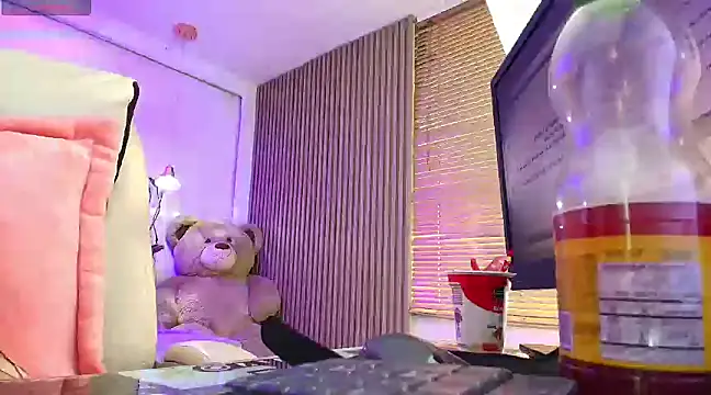 Silvana monroe online show from 3, 2, 2025