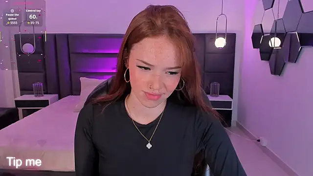 Snapshot of CorinneRusso chatting on 15, 1, 2026 CorinneRusso online show from 15, 1, 2026