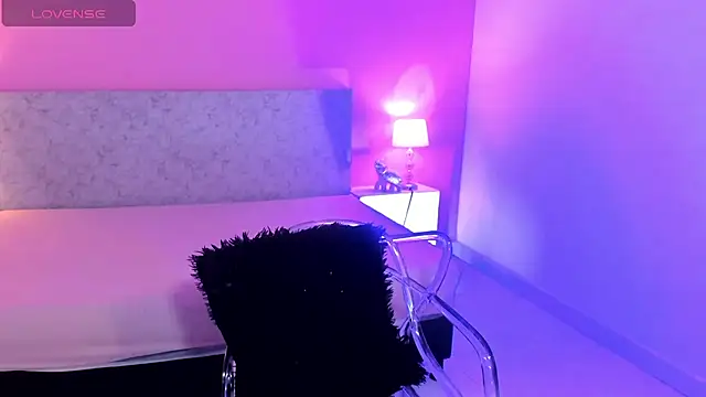 BlakmillerrGilson online show from 30, 10, 2025