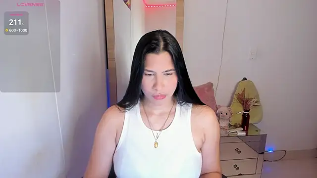 hellensexy online show from 5, 4, 2026