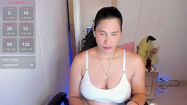 Snapshot of hellensexy chatting on 29, 6, 2026 hellensexy online show from 29, 6, 2026
