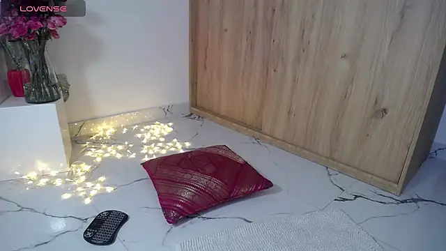  Lalaa online show from 28, 1, 2025