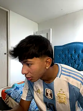 Leonarrrd 01 online show from 2, 10, 2025