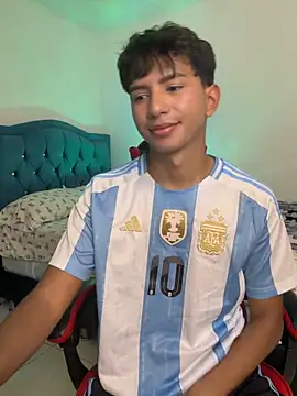 Leonarrrd 01 online show from 6, 4, 2026