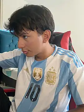 Leonarrrd 01 online show from 5, 2, 2026