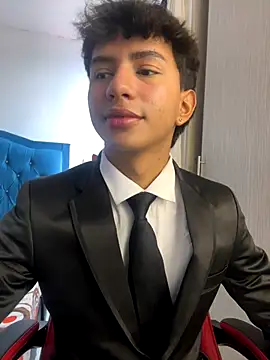 Leonarrrd 01 online show from 1, 11, 2025