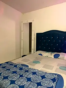 Leonarrrd 01 online show from 8, 10, 2025