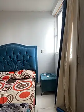 Leonarrrd 01 online show from 19, 10, 2025