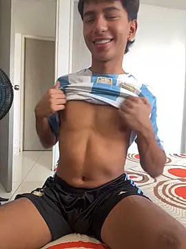 Leonarrrd 01 online show from 29, 10, 2025