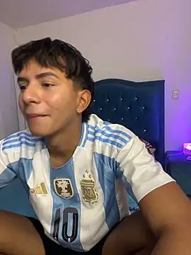 Leonarrrd 01 online show from 16, 10, 2025