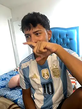 Leonarrrd 01 online show from 5, 10, 2025