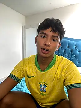 Leonarrrd 01 online show from 10, 10, 2025