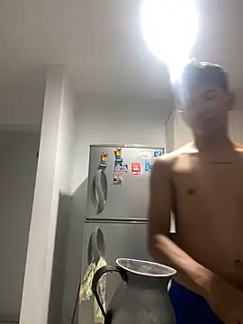 Leonarrrd 01 online show from 16, 3, 2025