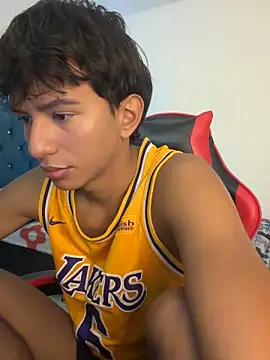 Leonarrrd 01 online show from 9, 2, 2026