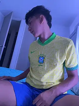 Leonarrrd 01 online show from 16, 3, 2025