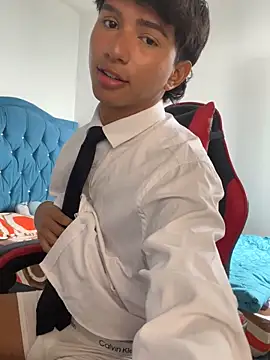 Leonarrrd 01 online show from 28, 11, 2025