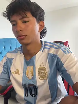 Leonarrrd 01 online show from 25, 11, 2025