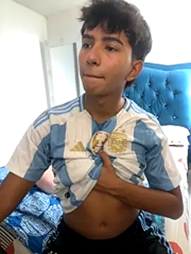 Leonarrrd 01 online show from 21, 10, 2025