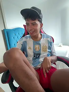 Leonarrrd 01 online show from 14, 12, 2025