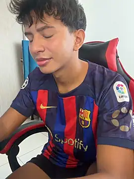 Leonarrrd 01 online show from 13, 3, 2026