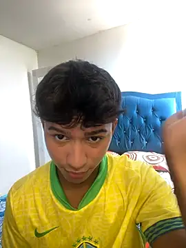 Leonarrrd 01 online show from 1, 10, 2025