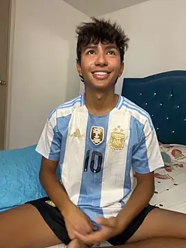 Leonarrrd 01 online show from 20, 9, 2025