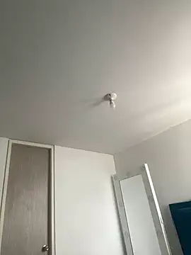 Leonarrrd 01 online show from 9, 3, 2025