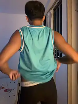 Leonarrrd 01 online show from 25, 2, 2026