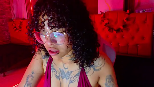 Snapshot of miahernadez303av chatting on 24, 2, 2026 miahernadez303av online show from 24, 2, 2026