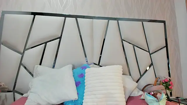  aurora18  online show from 5, 10, 2025